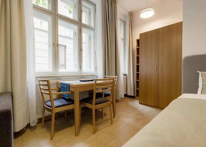 Deluxe Suite In Prime Location